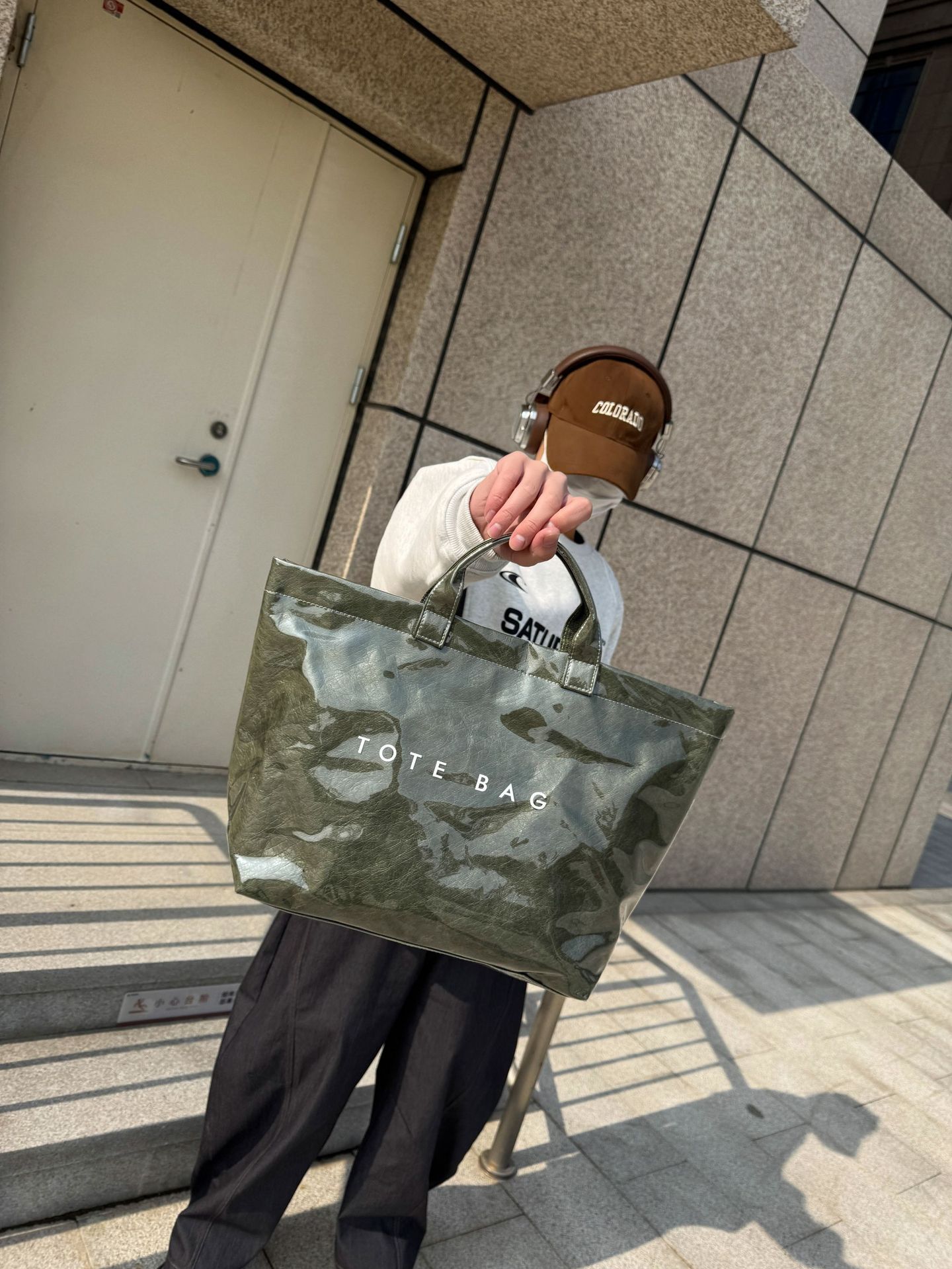 BG137U888_13.jpg