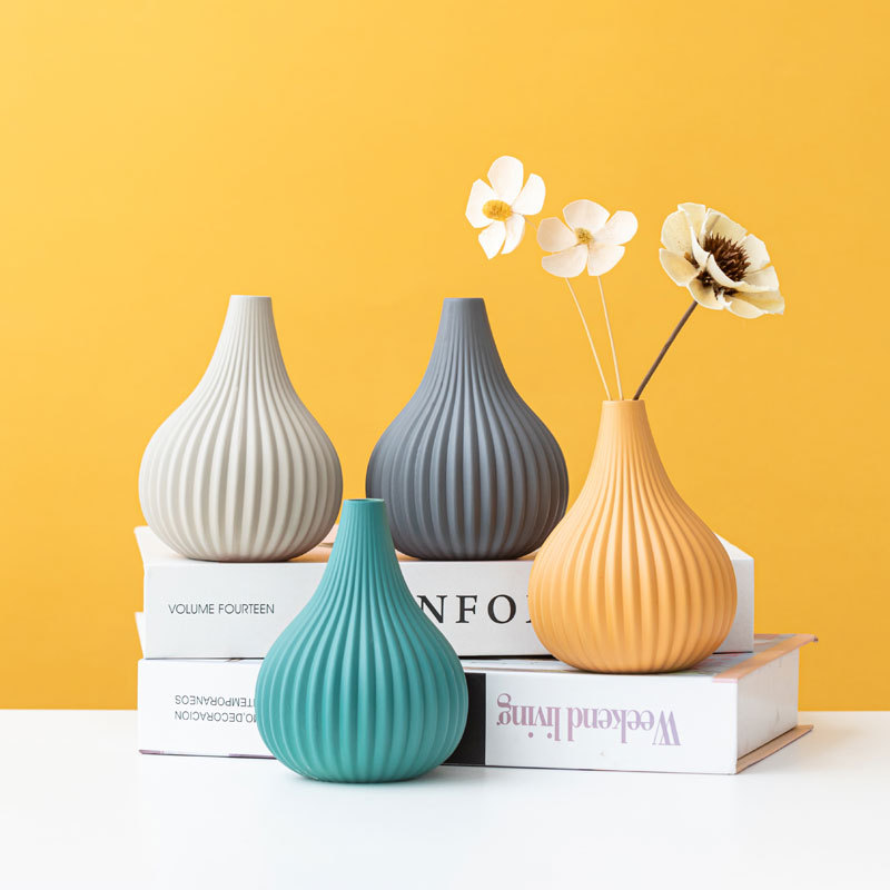 Japanese multi-color ceramic small vase fresh and simple flower arrangement high-end home decoration blue and white porcelain