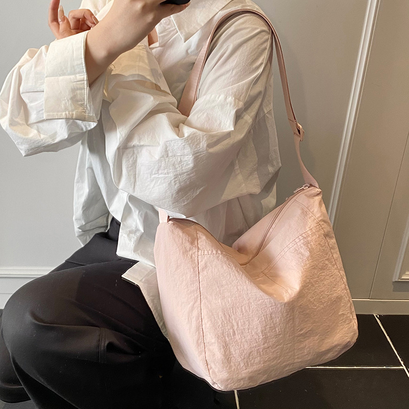 JM8M6H3J92F_2.jpg